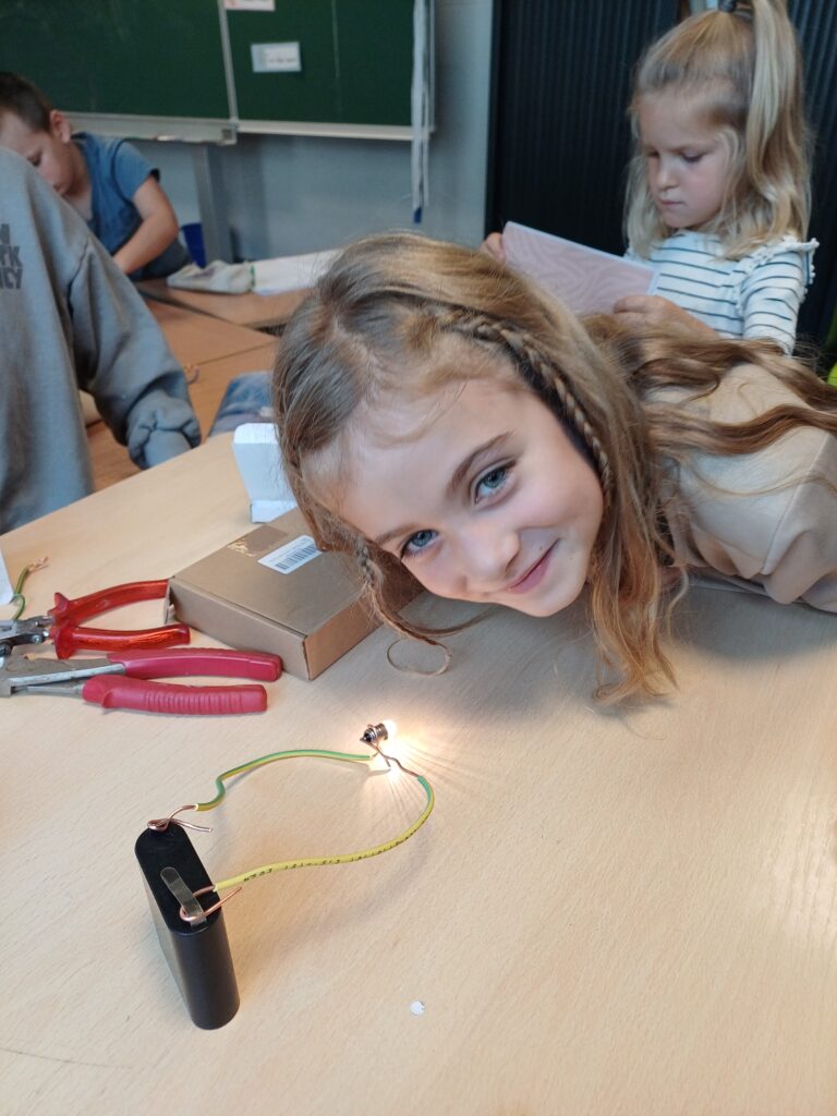 Electriciens en herbe – suite